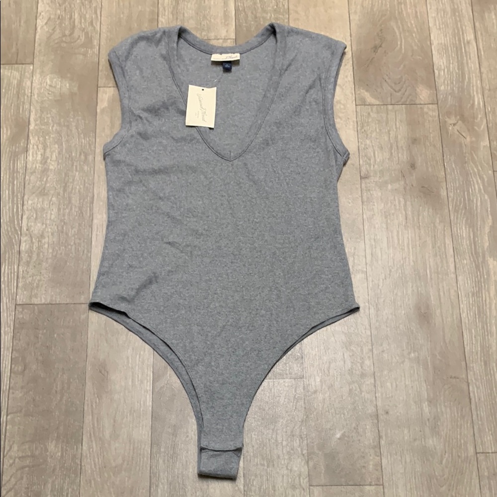 Womens NWT Universal Thread Ribbed V-Neck Heather Gray Sleeveless Bodysuit - Picture 2 of 7